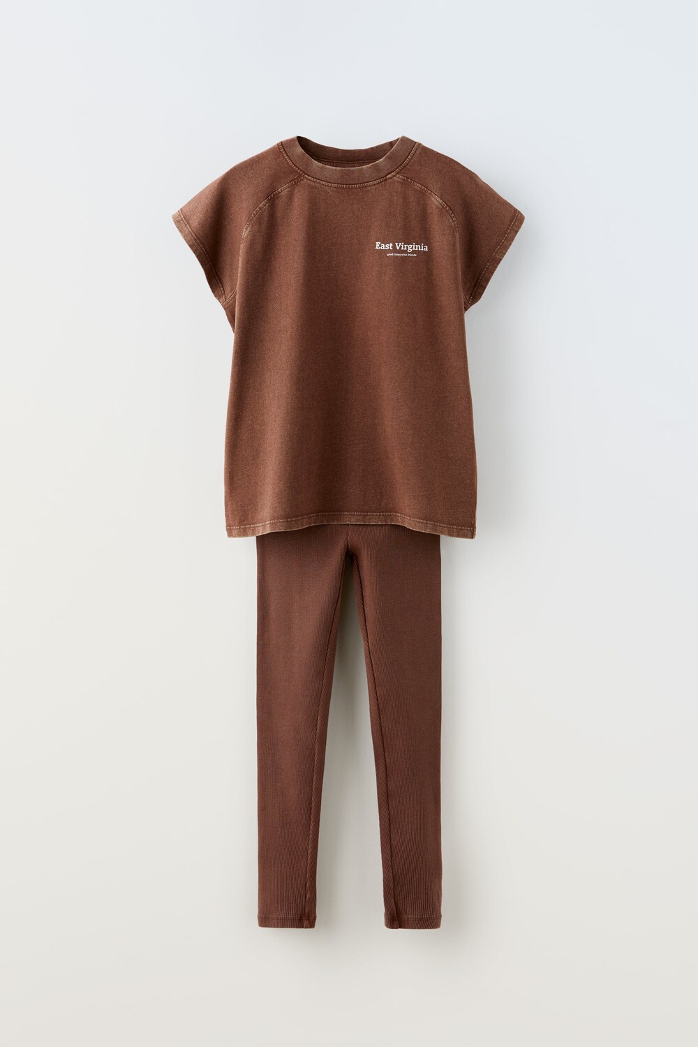 

Комплект стиранная футболка и легинсы Zara, браун