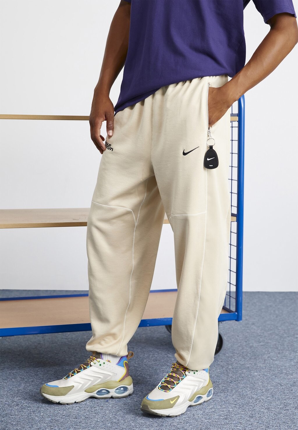 

Спортивные брюки TREND PANT Nike, sanddrift/черный