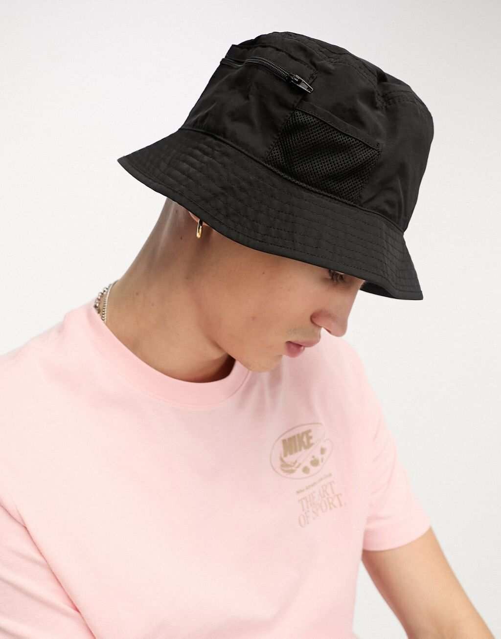

Черная панама с техническими деталями ASOS DESIGN