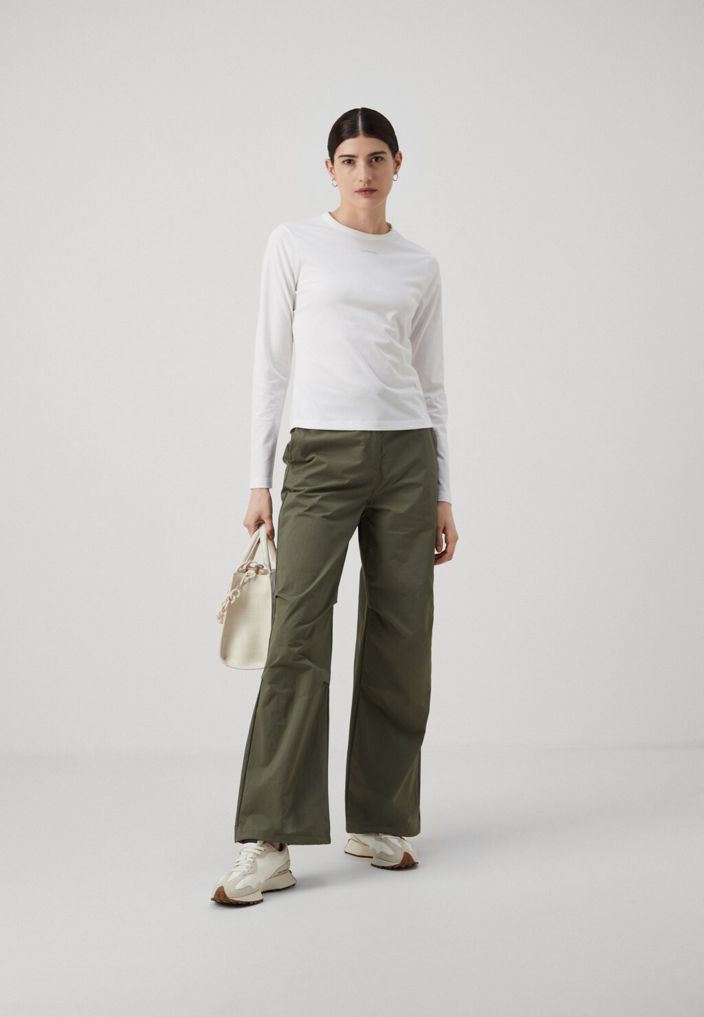 

Топ с длинными рукавами Nano Logo Slim Calvin Klein, белый