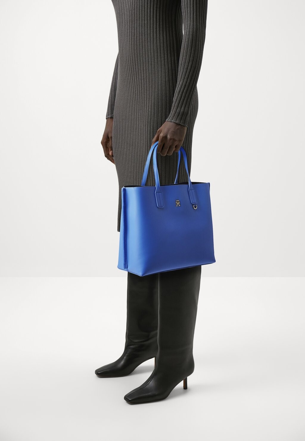 

Сумка ICONIC SATCHEL Tommy Hilfiger, цвет blue spell