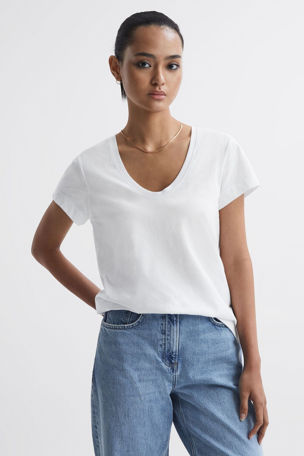 

Хлопковая футболка Ashley с широким вырезом Reiss, белый