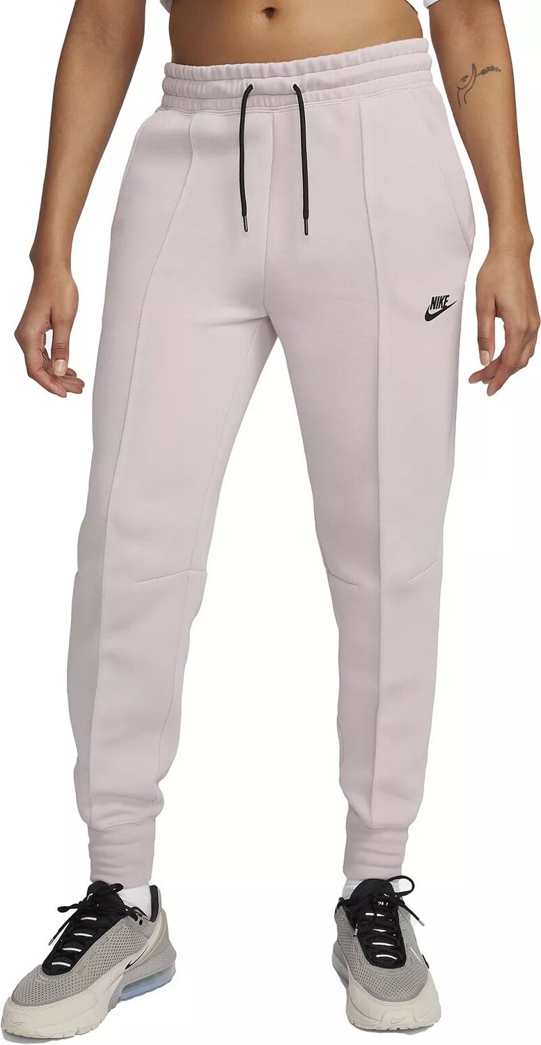 

Женские джоггеры из технического флиса Nike Sportswear со средней посадкой