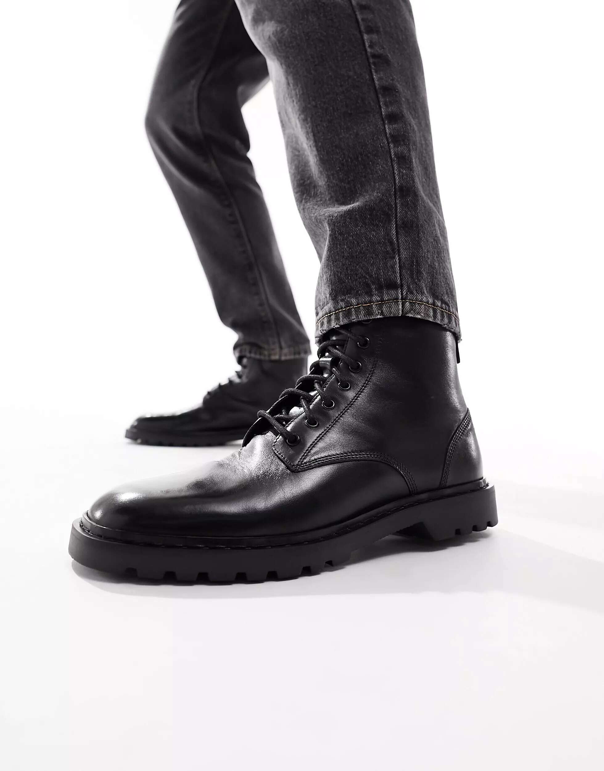 цена Черные кожаные ботинки на шнуровке Walk London Milano