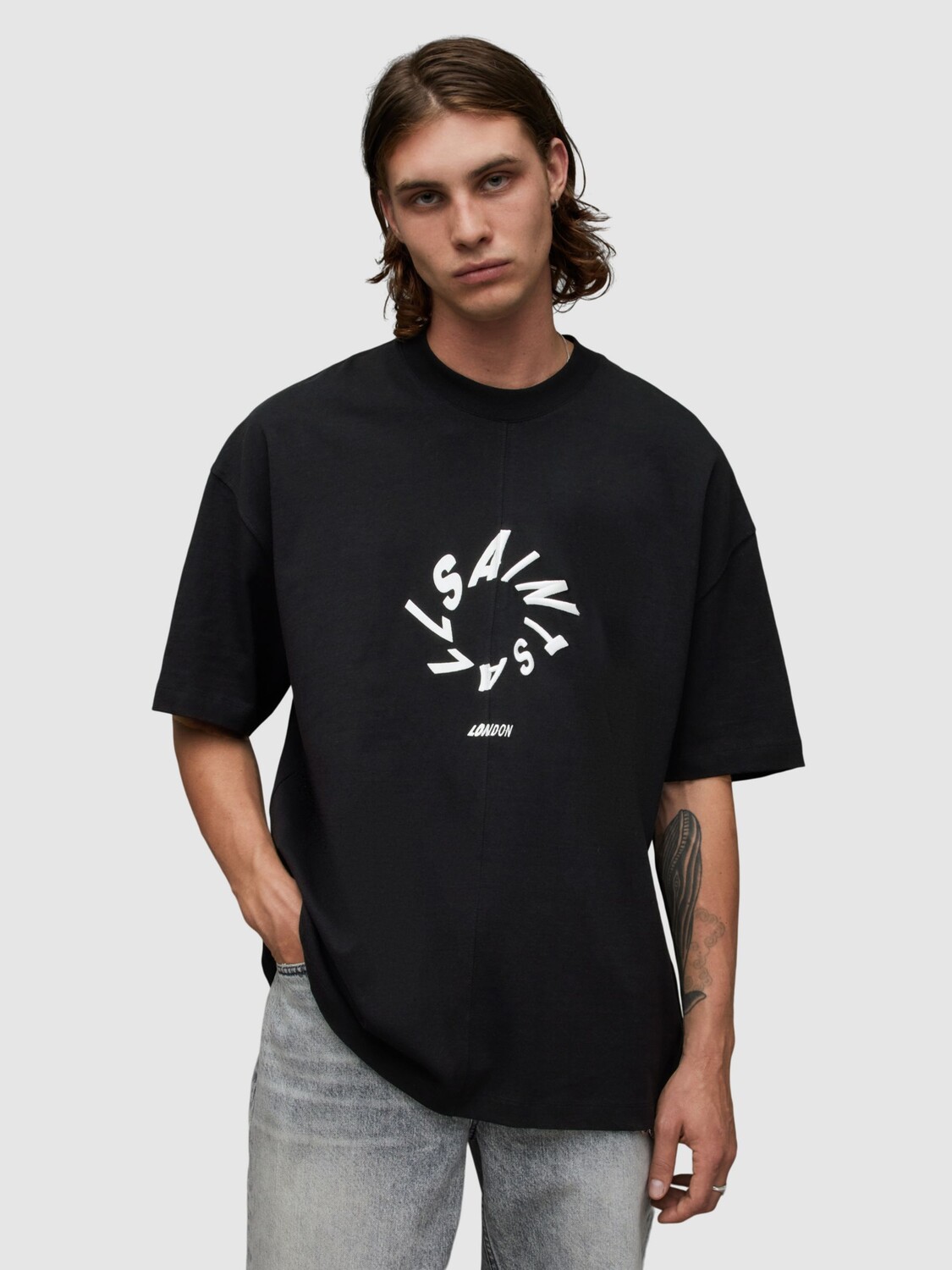 

Футболка с круглым вырезом Halo с короткими рукавами AllSaints, черный как смоль