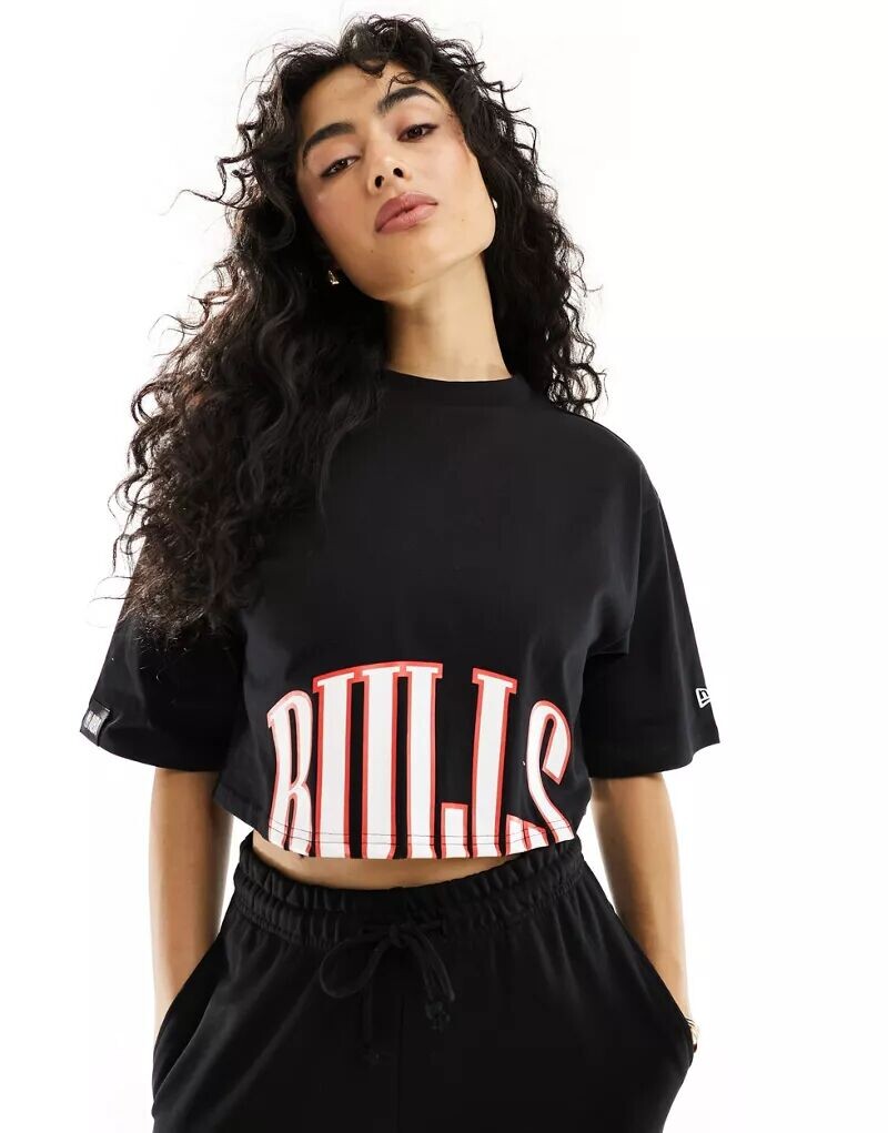 

Черная укороченная футболка New Era Chicago Bulls, Черный