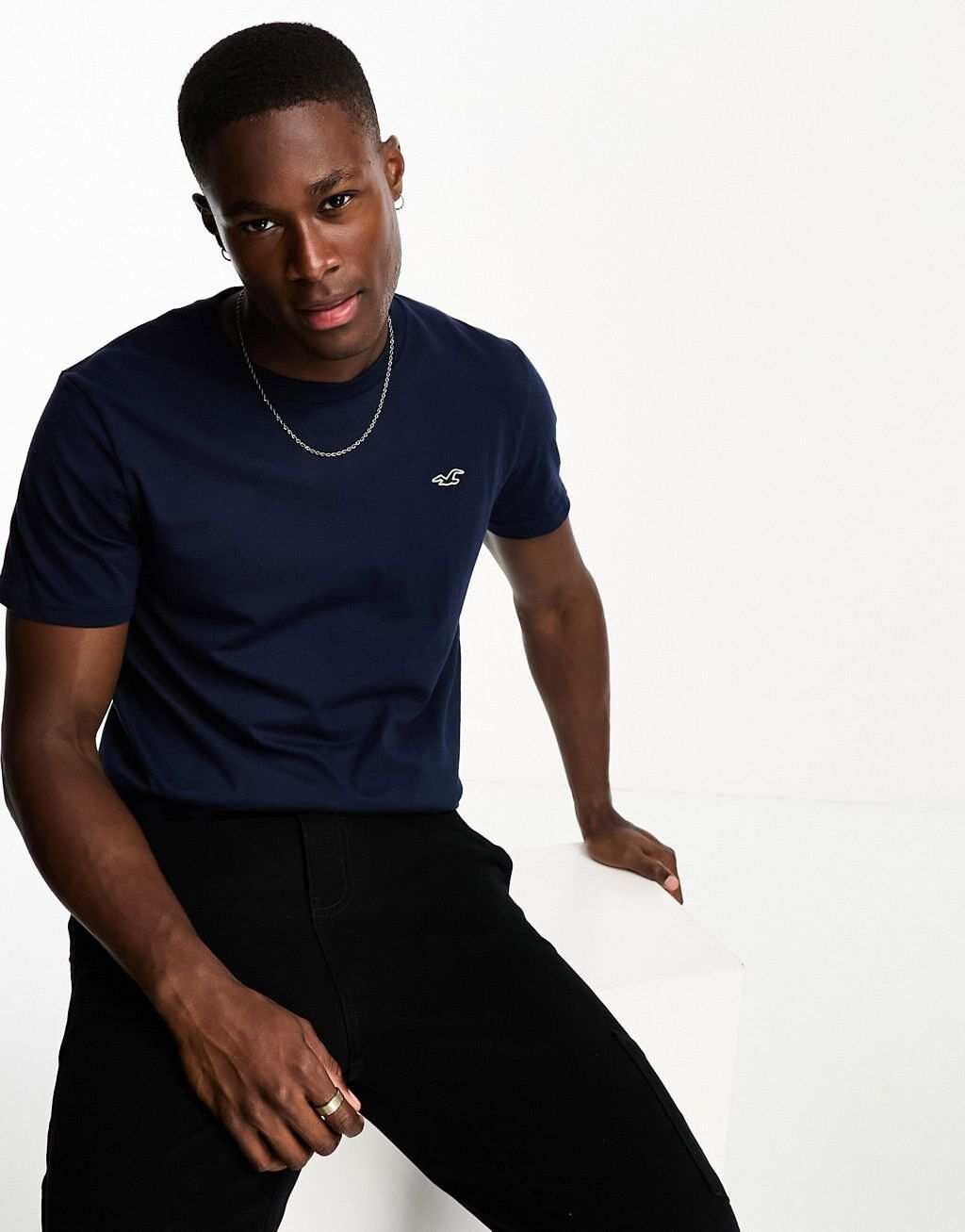 

Темно-синяя футболка с логотипом чайки и круглым вырезом Hollister, Синий