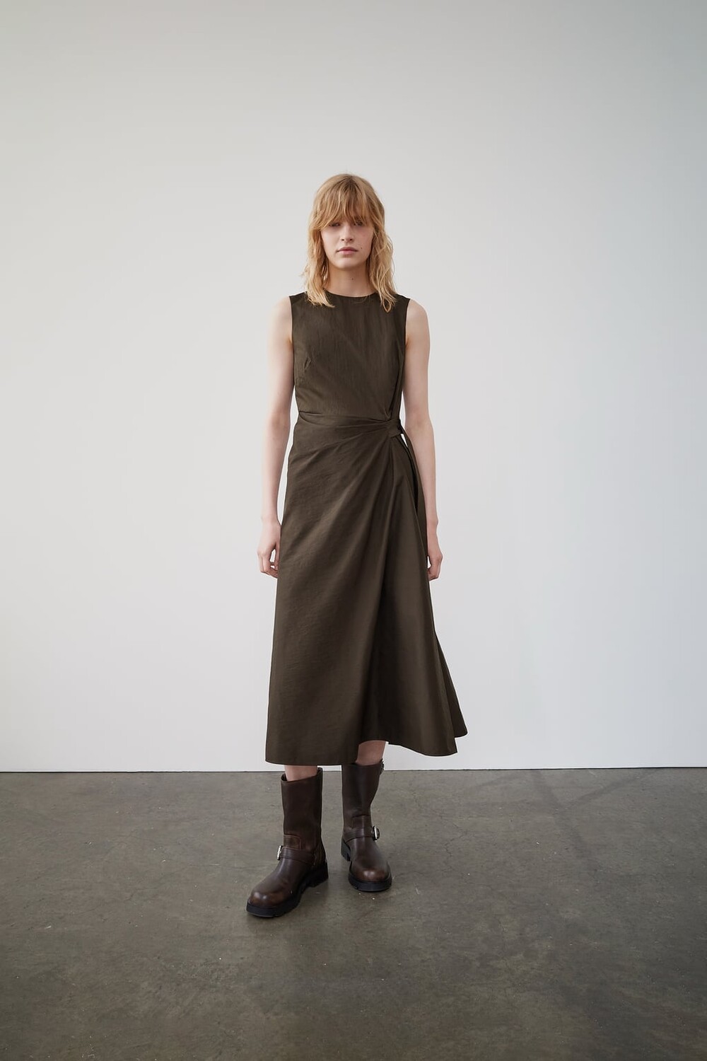 

Платье с запахом Zw Collection ZARA, коричневый