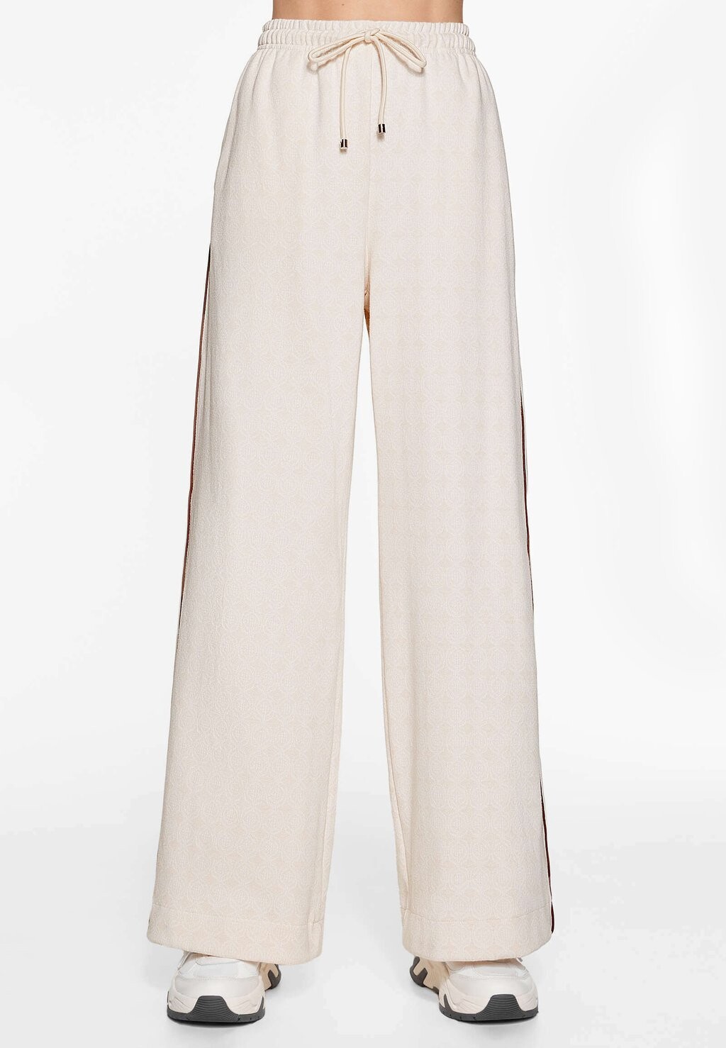 

Спортивные штаны RELAXED OYSHO, цвет white