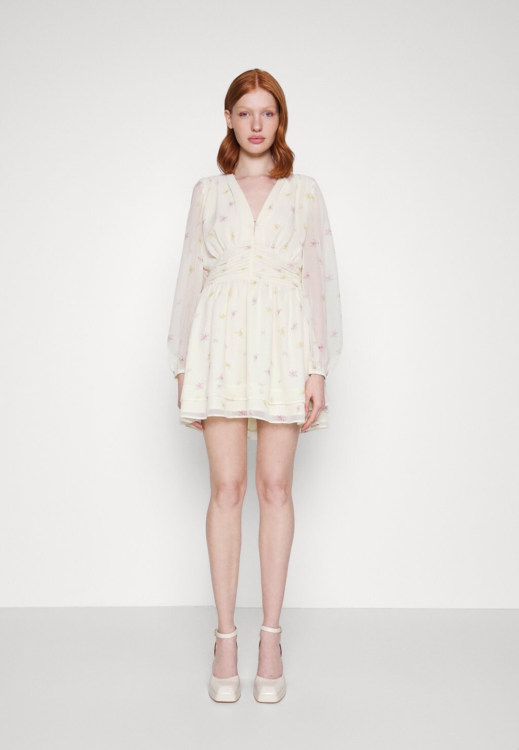 

Повседневное платье Gina Tricot
