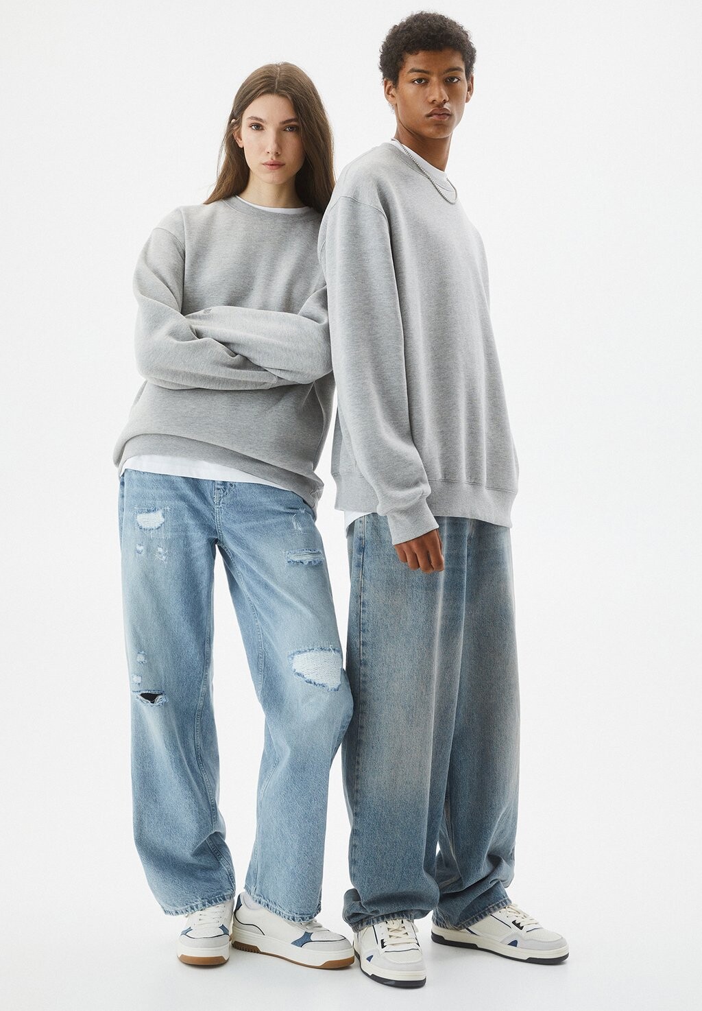 

Толстовка Basic Colored Round Neck PULL&BEAR, цвет grey