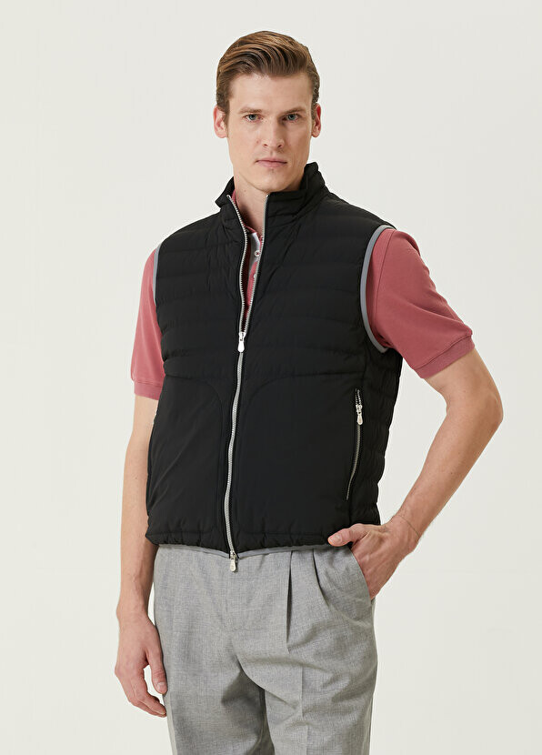 

Черный жилет Brunello Cucinelli