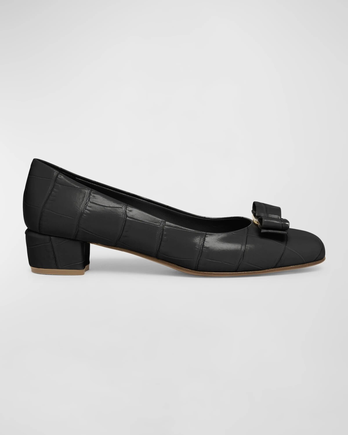 

Туфли Vara из крокодиловой кожи с бантом Ferragamo, цвет Nero