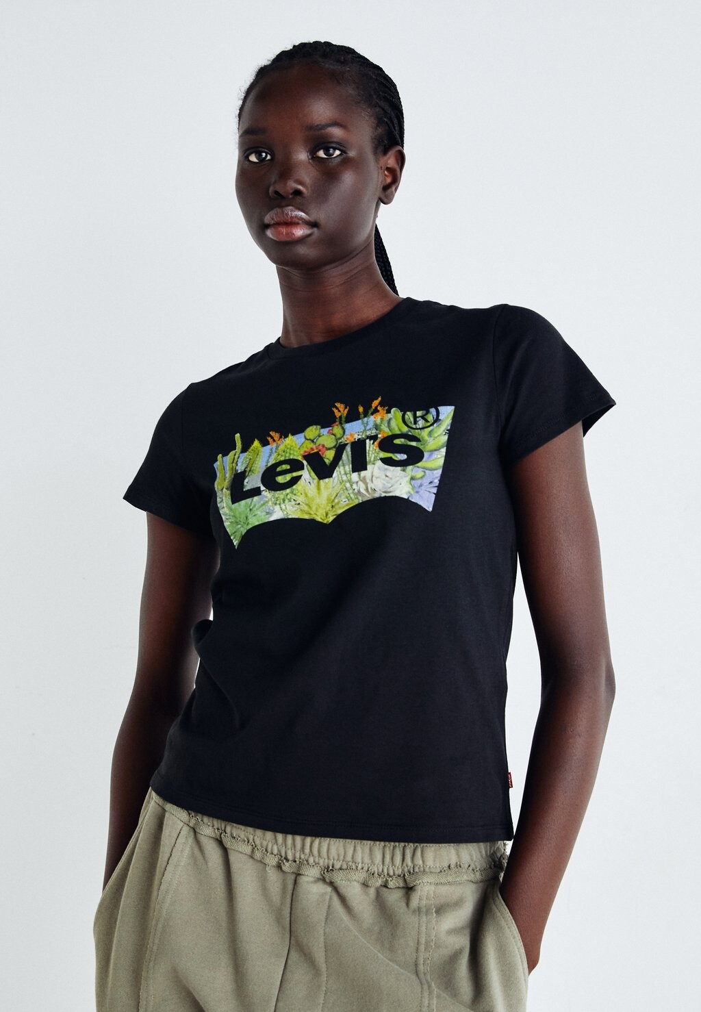 

Футболка с принтом The Perfect Tee Levi's, цвет caviar