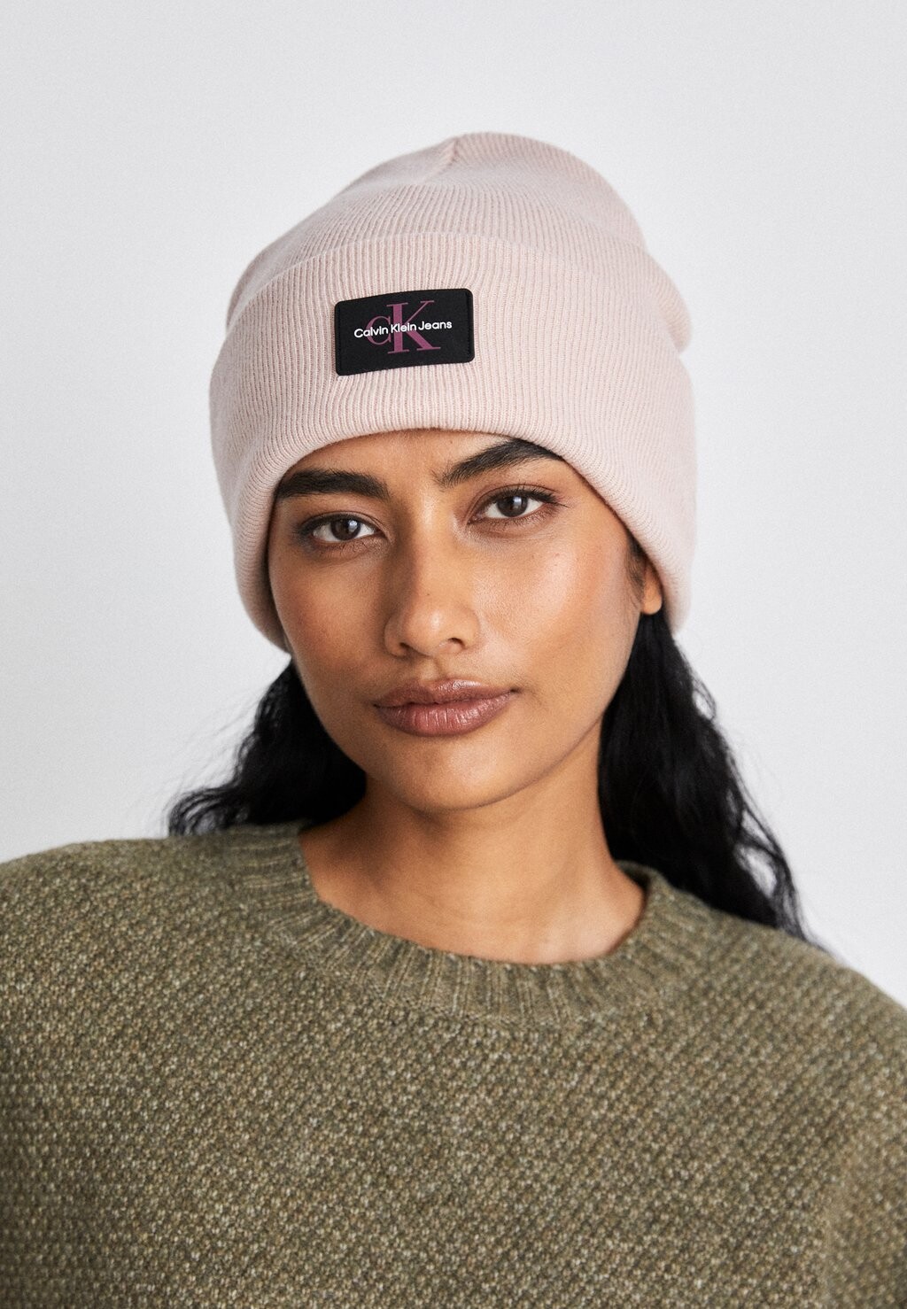 

Шапка Calvin Klein Jeans МОНОЛОГ БИНИ, розовый