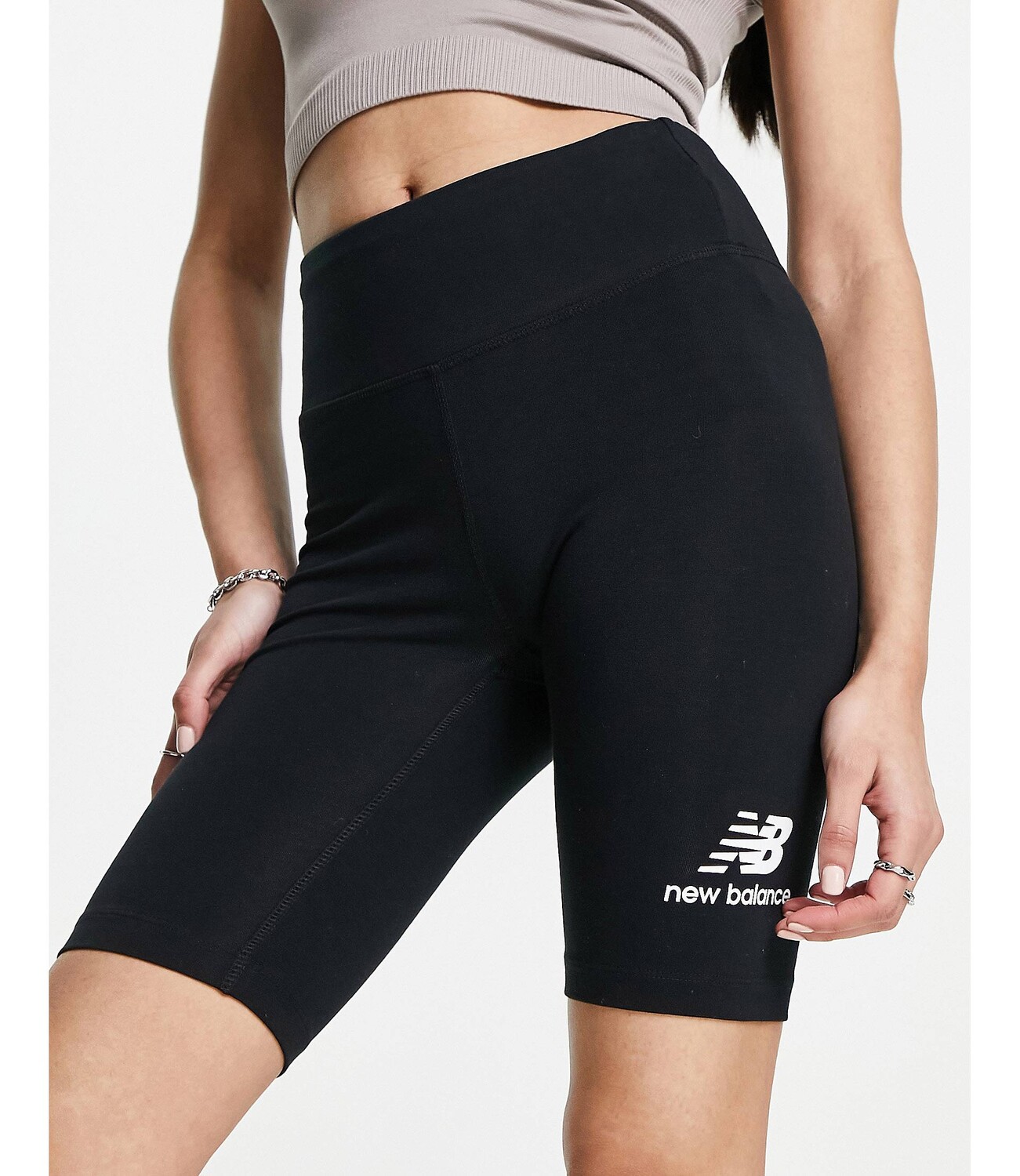 

Велосипедки New Balance Core, черный