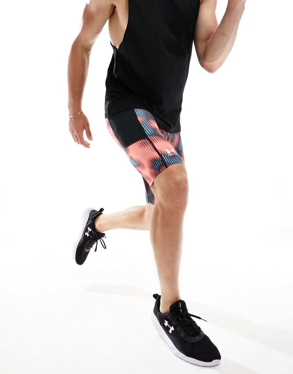 

Красные длинные шорты с принтом Under Armour Heat Gear