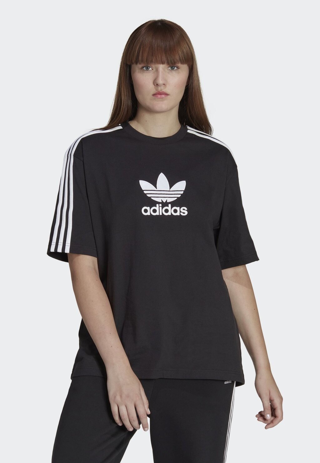 

Футболка с принтом adidas Originals, черный