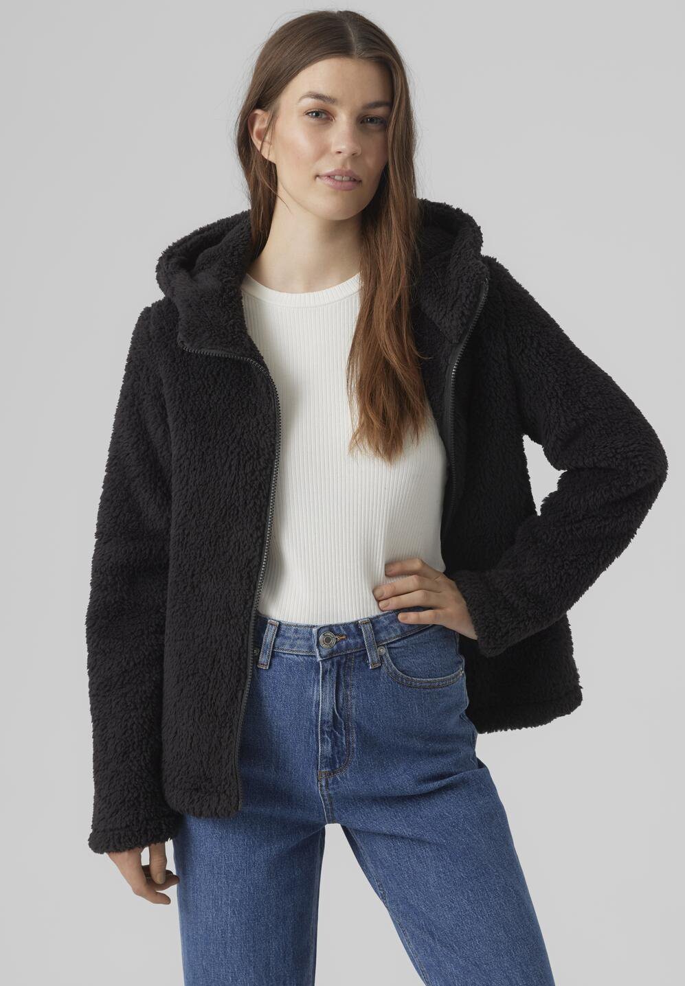 

Легкая куртка Vmfillyhoodie Short Teddy Jacket Vero Moda, черный