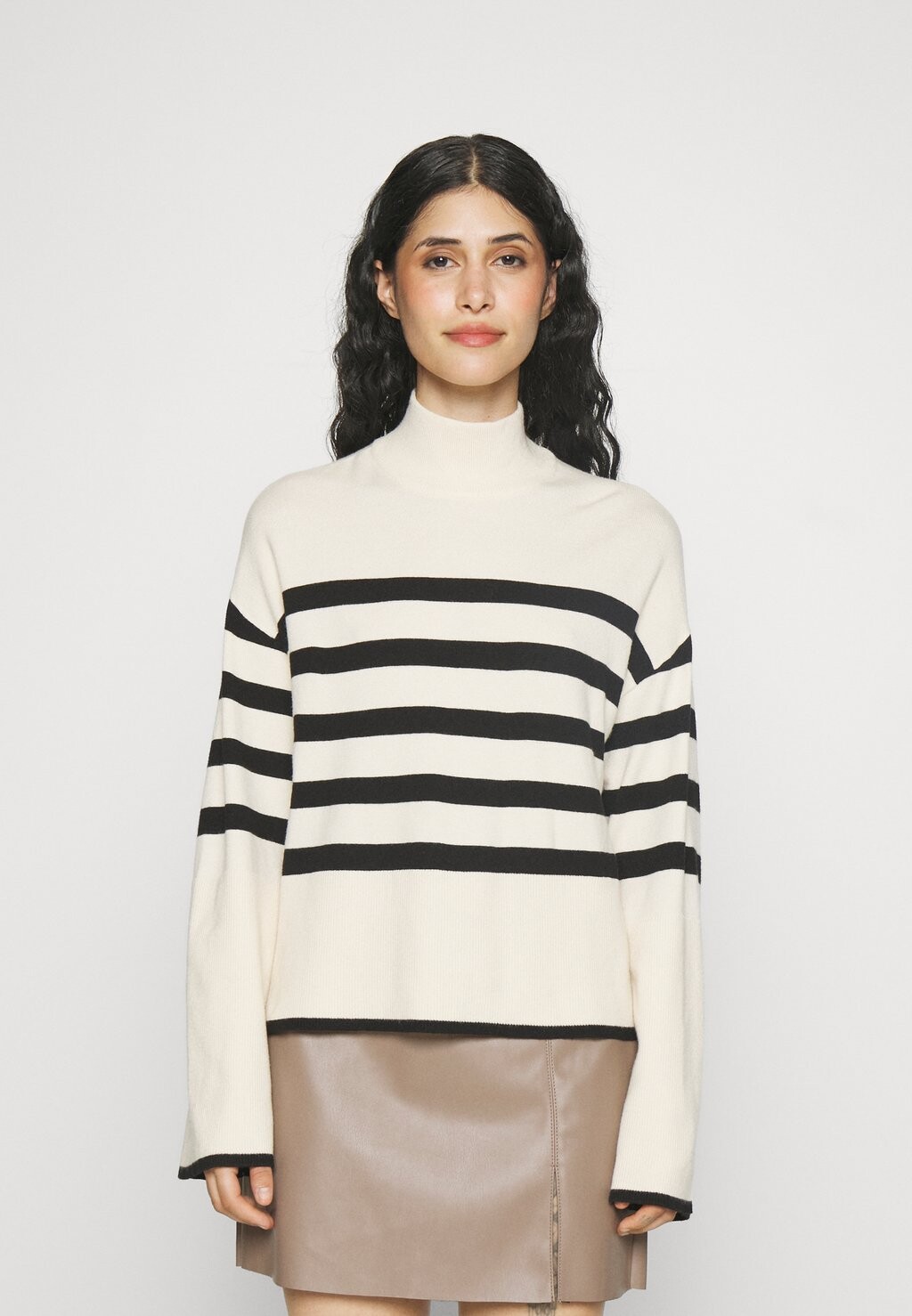 

Свитер Vero Moda