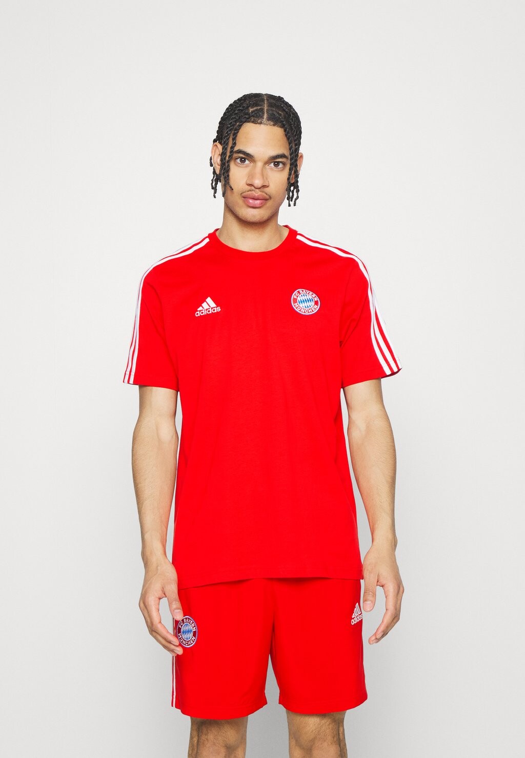 

Спортивная футболка Adidas