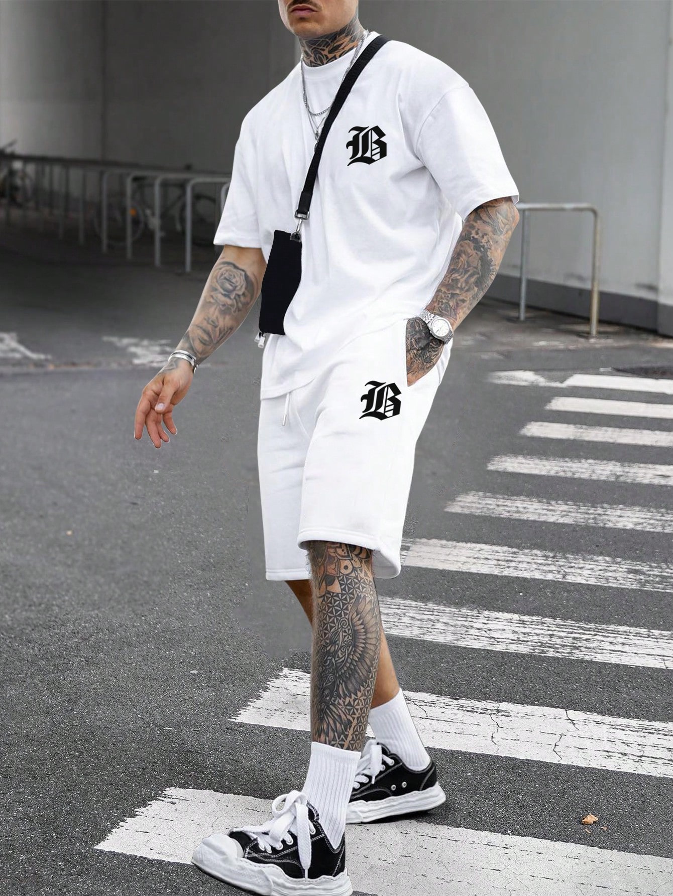 Мужской комплект из футболки и шорт с короткими рукавами и шортами Manfinity Homme из двух предметов с буквенным принтом, белый