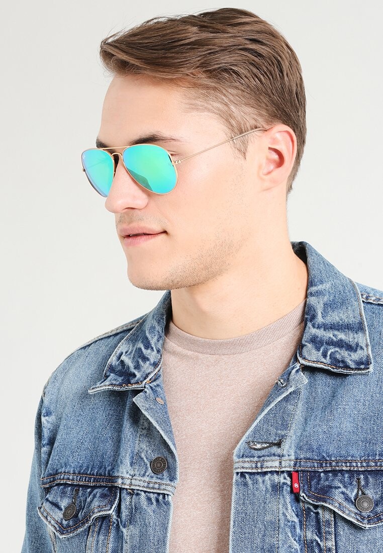 

Солнцезащитные очки Ray-Ban