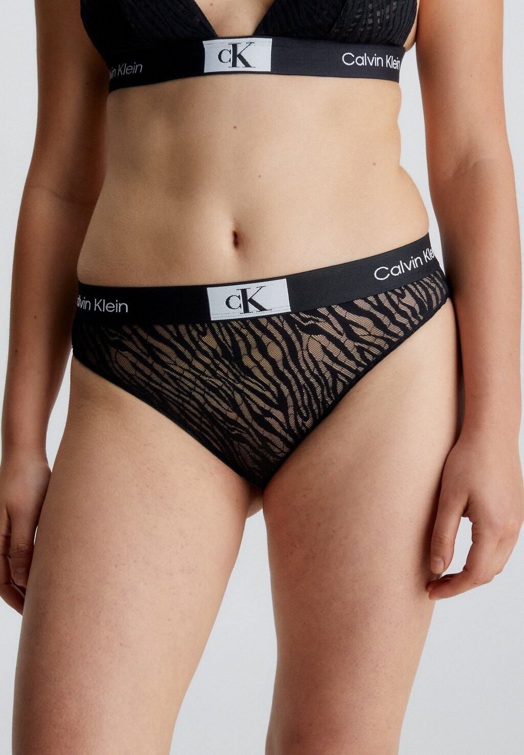 

Трусы Calvin Klein Underwear ВЫСОКАЯ ТАЛИЯ, черный