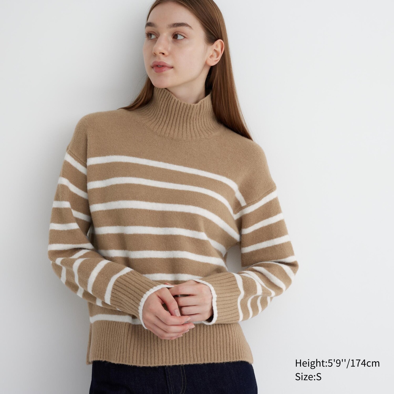 

Свитер из мягкой нити в полоску с высоким воротом UNIQLO, бежевый