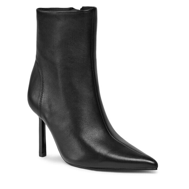 

Ботинки Steve Madden IyannaBootie, черный