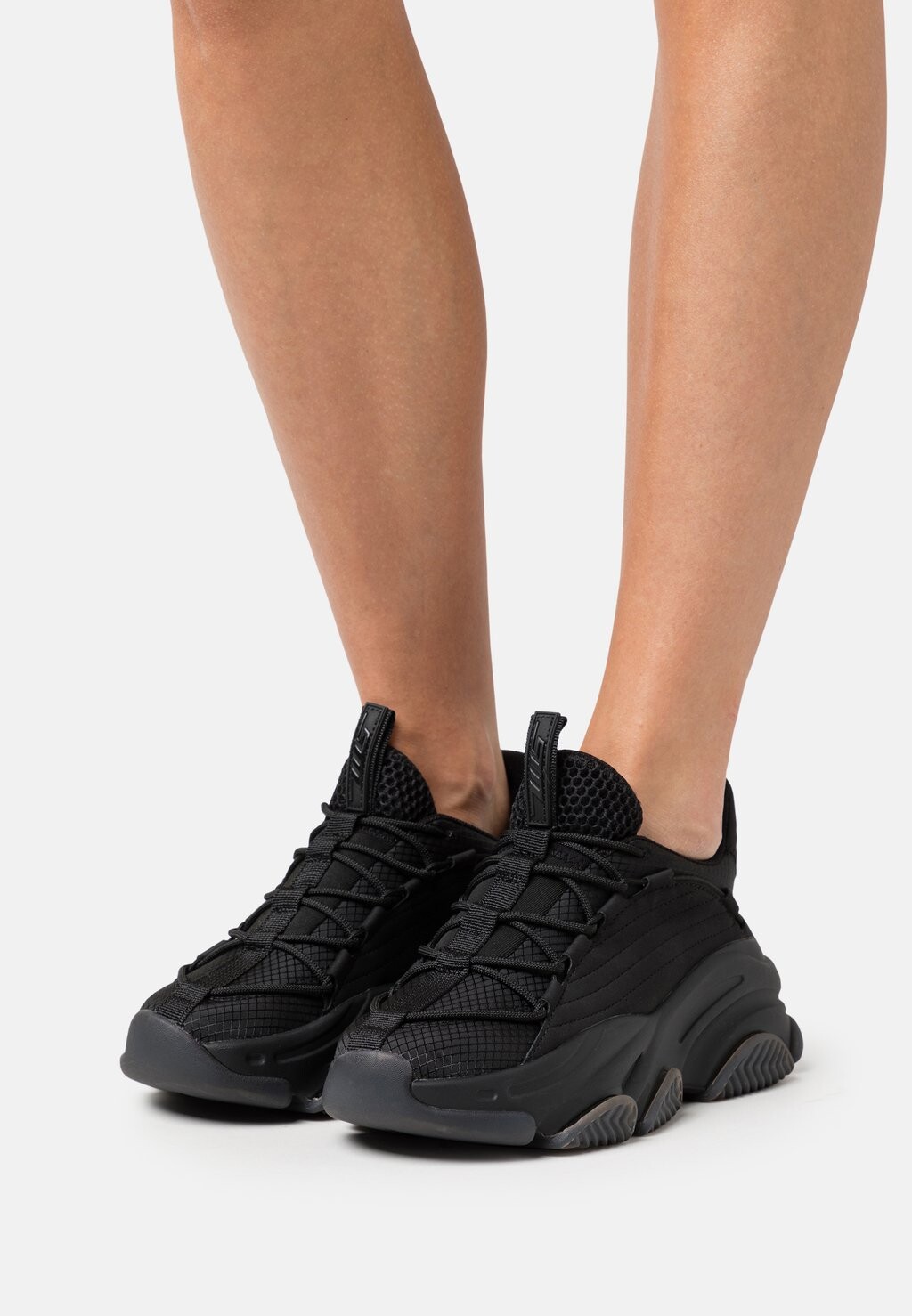 

Кроссовки Steve Madden, черный