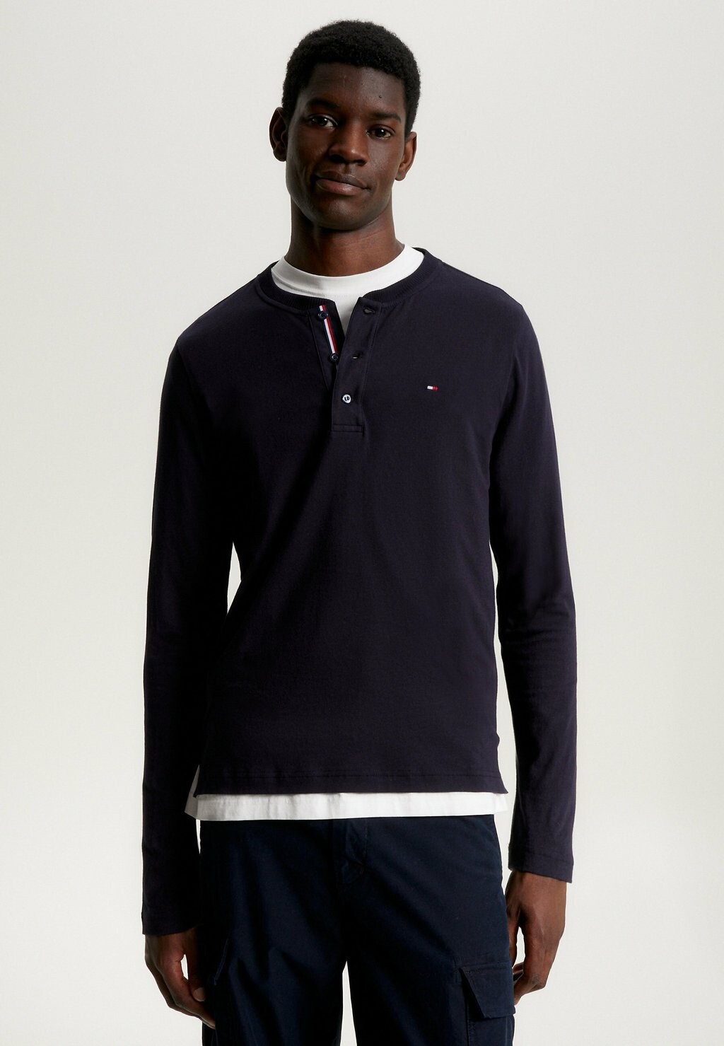 

Футболка с длинным рукавом HENLEY Tommy Hilfiger, небо пустыни