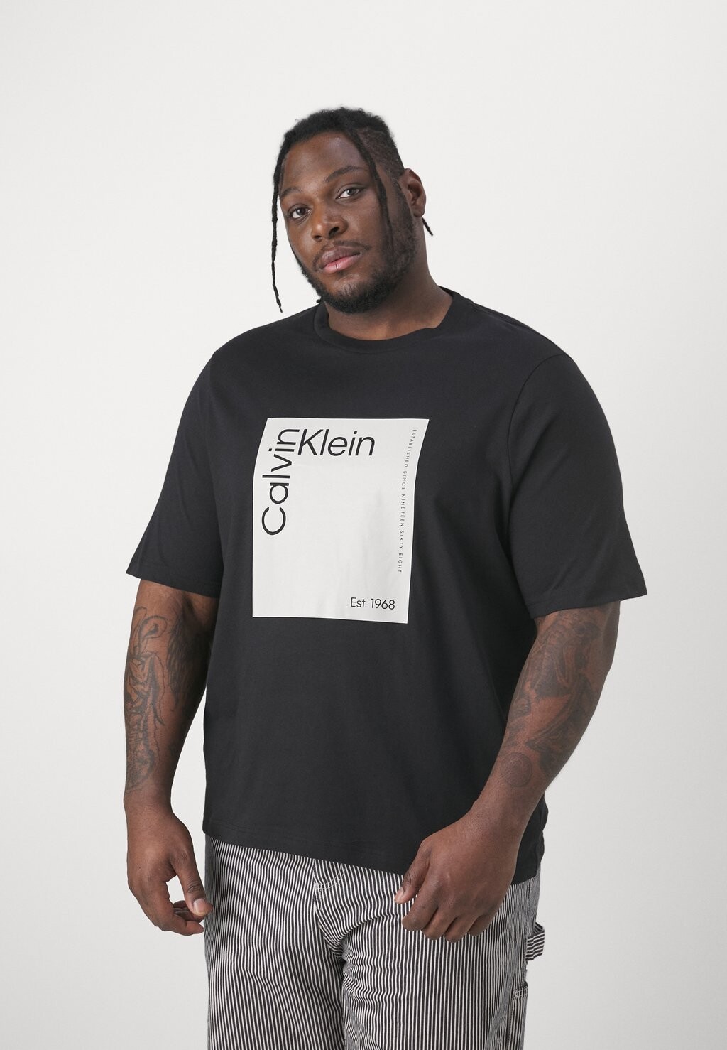 

Футболка с принтом Square Logo Calvin Klein, черный