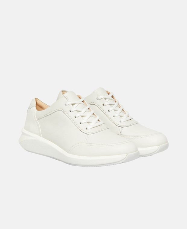 

Кроссовки на танкетке Clarks, белый