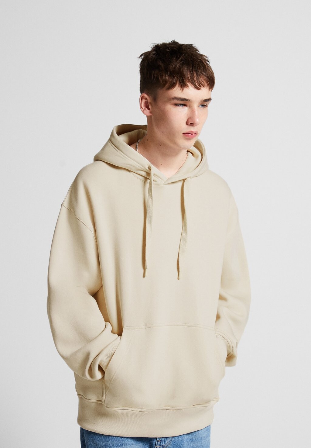 

Худи Bershka