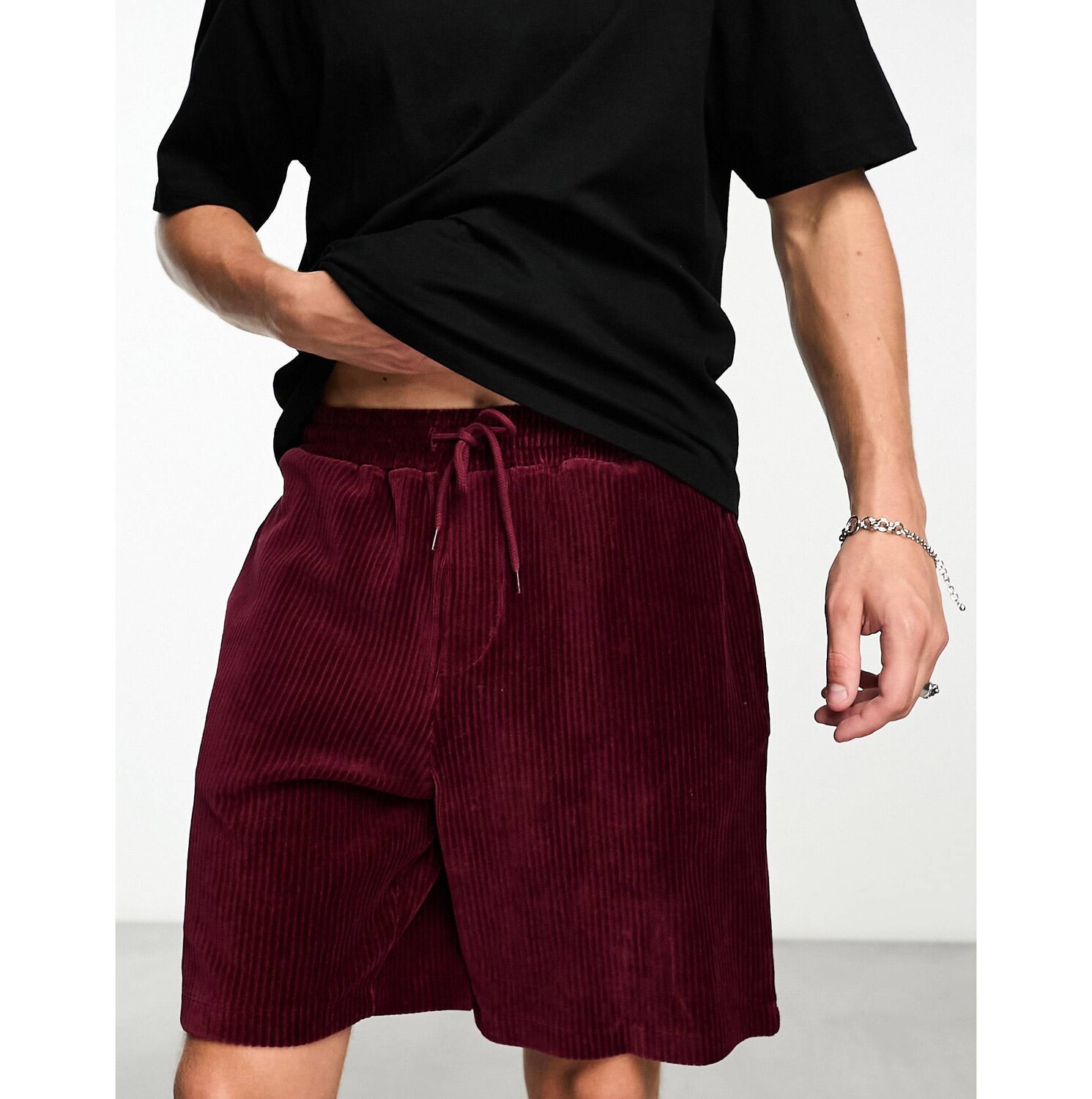 

Бордовые велюровые шорты свободного кроя в рубчик ASOS DESIGN