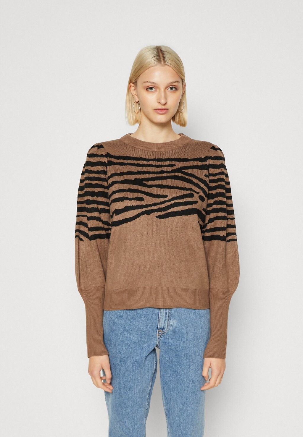 

Свитшот VILA VIZEBRA PUFF, цвет brown/black