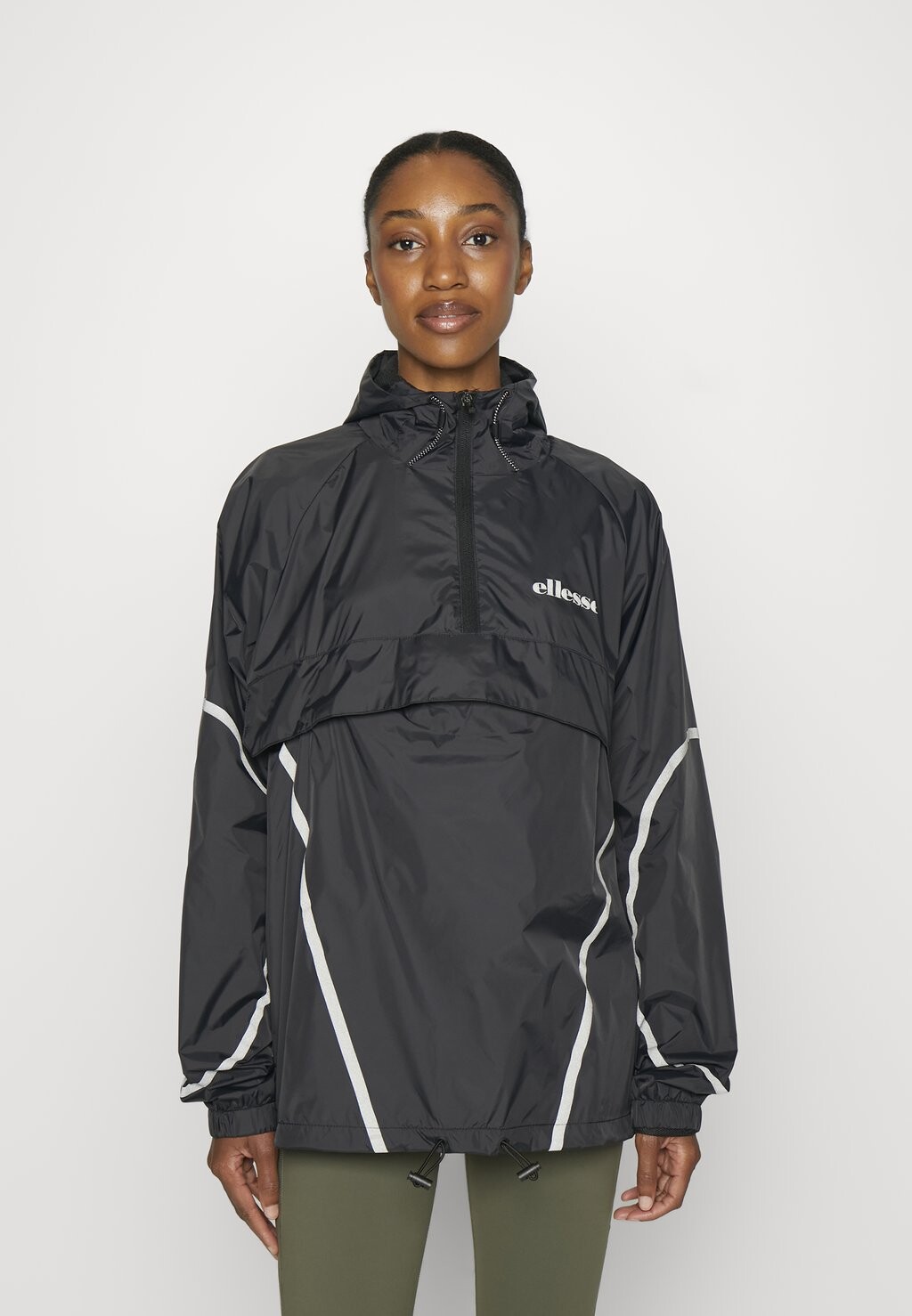 

Ветровка Ellesse, черный