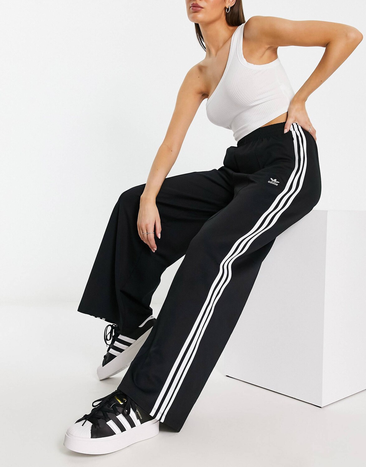 

Черные свободные джоггеры adidas Originals, Черный
