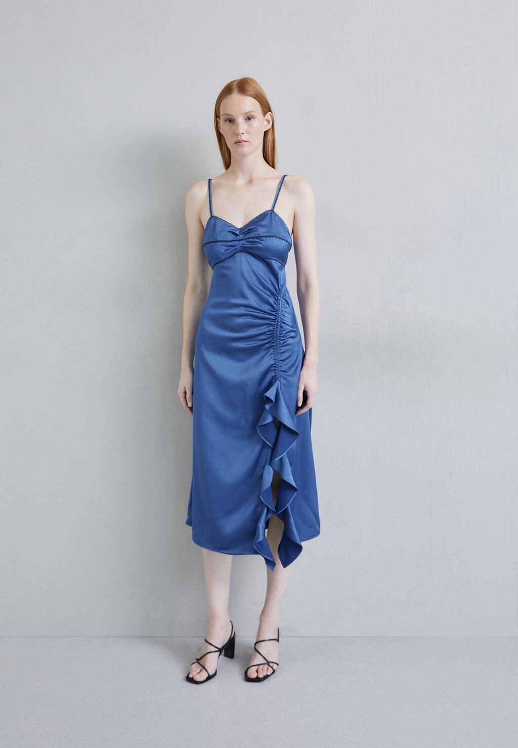 

Элегантное платье Robe sandro, цвет bleu pétrole