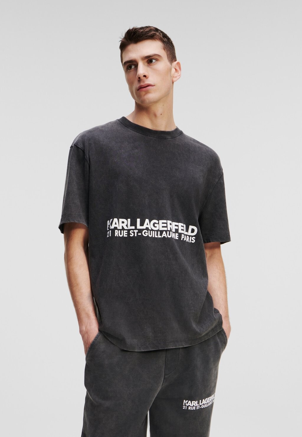 

Футболка с принтом KARL LAGERFELD, черный