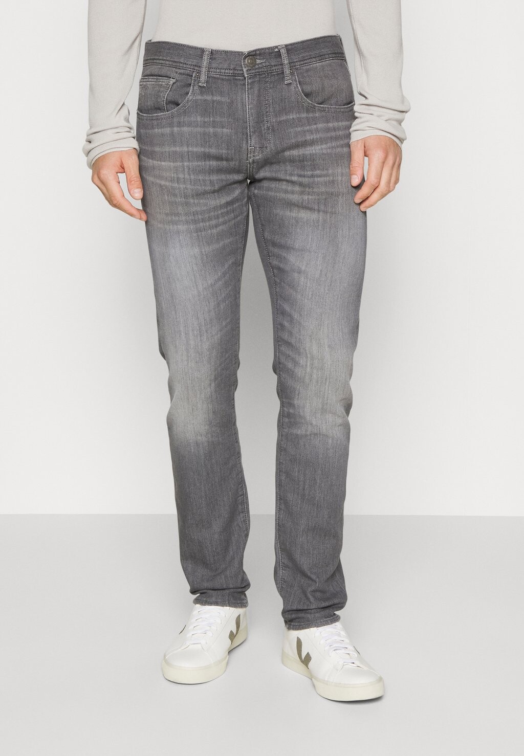 

Джинсы облегающего кроя Armani Exchange