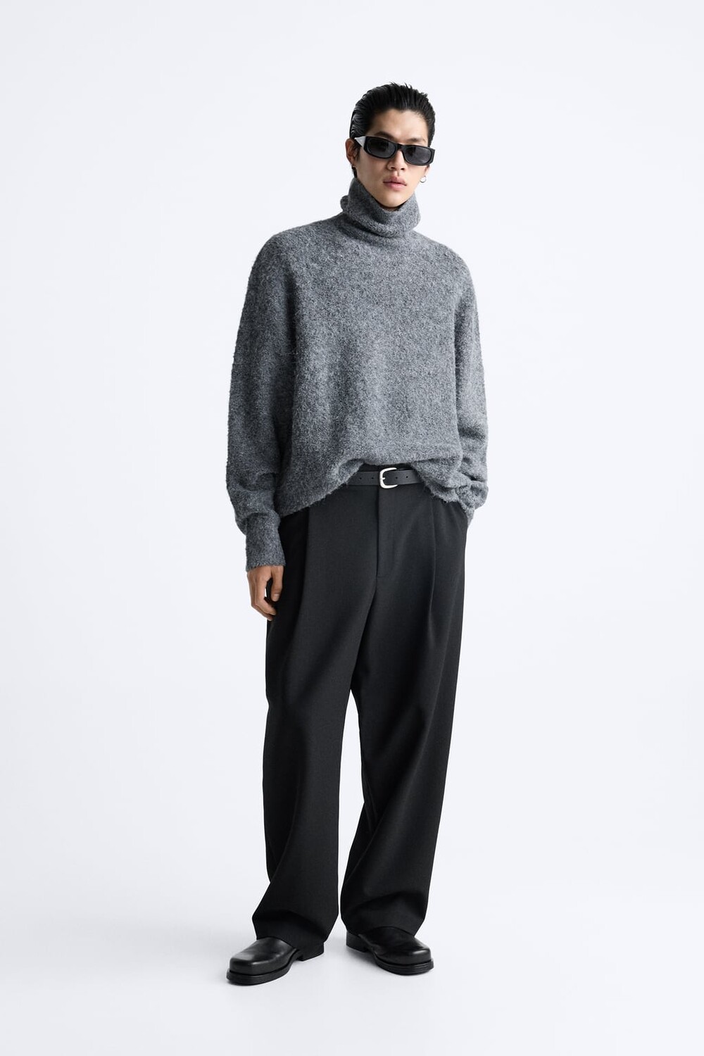 

Фактурный свитер из букле ZARA, серый