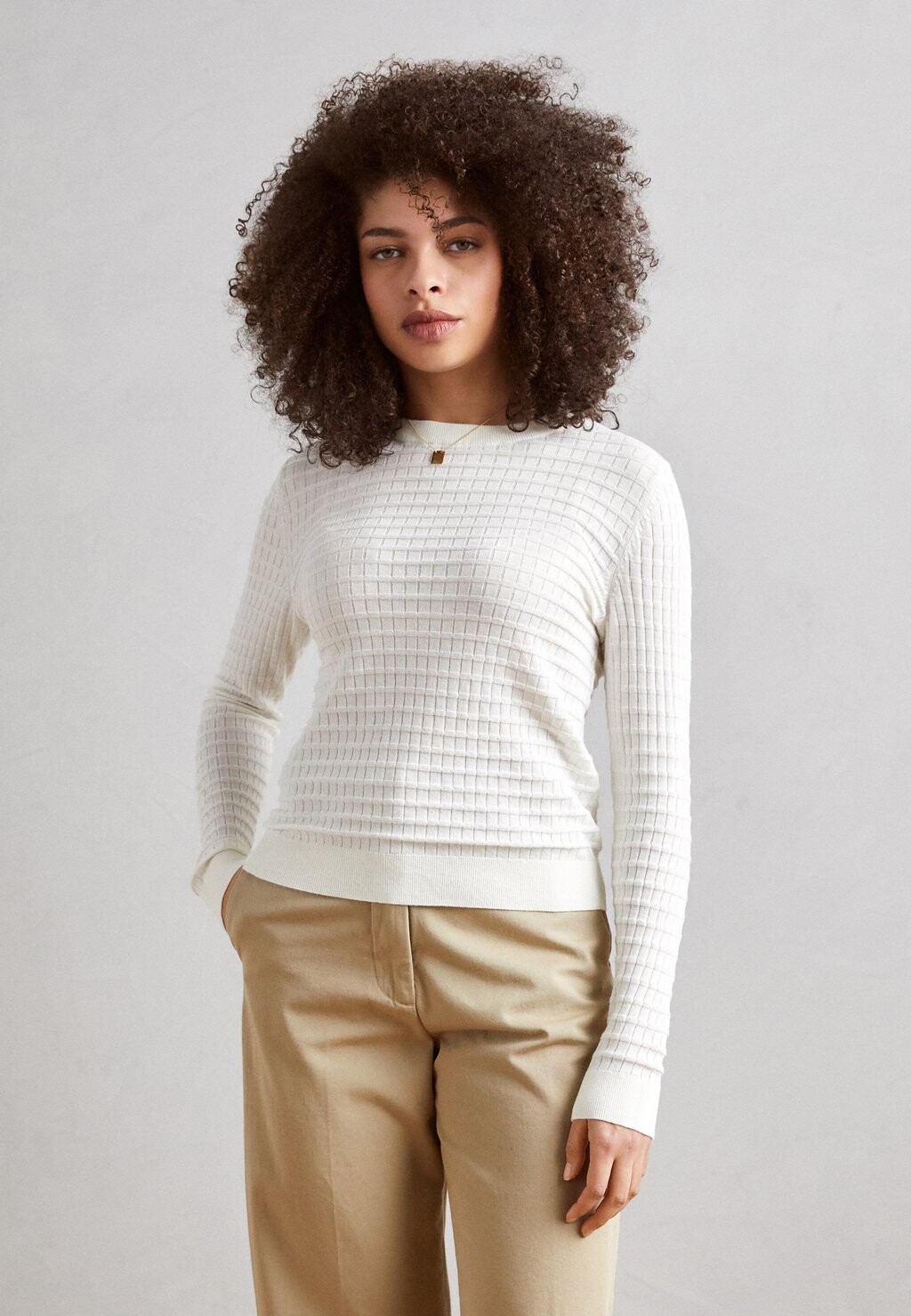 

Свитер Esprit, молочный