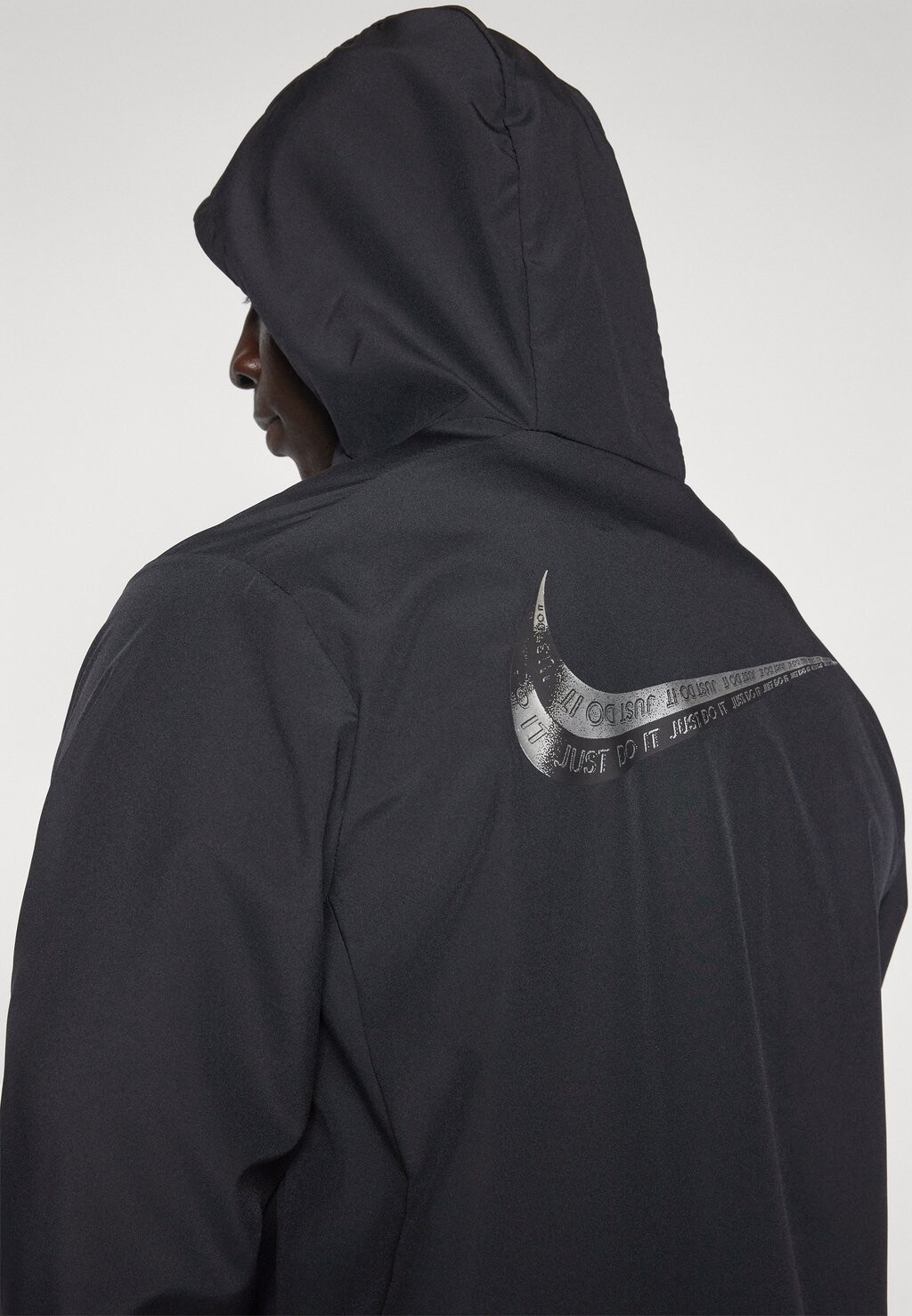 

Тренировочная куртка FORM Nike, черный