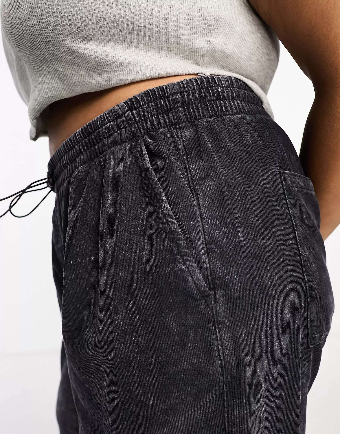 

Черные брюки-карго с парашютным шнуром ASOS Curve, Черный