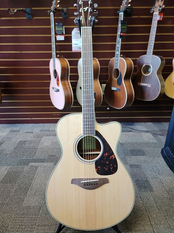 

Акустическая гитара Yamaha FSX820C Concert Cutaway - Natural