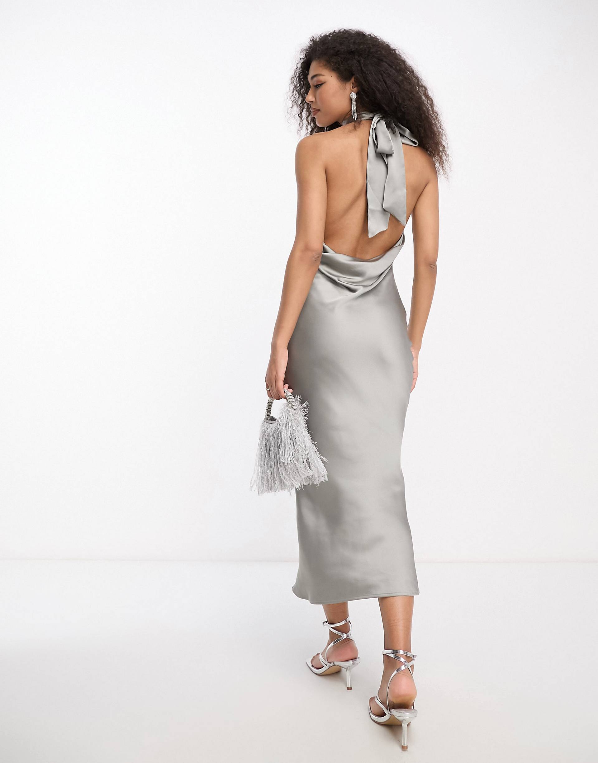 Атласное платье мидакси с высоким воротником Pretty Lavish сланцево-серого цвета