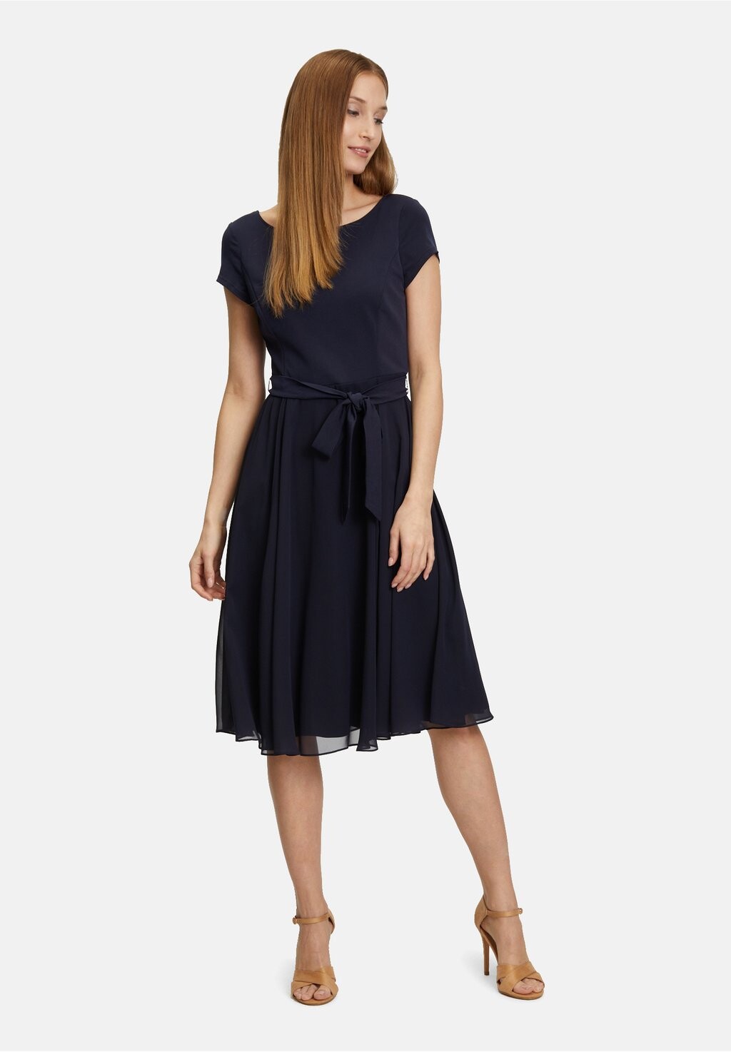 

Повседневное платье MIT GÜRTEL Vera Mont, цвет patch dark blue dark blue