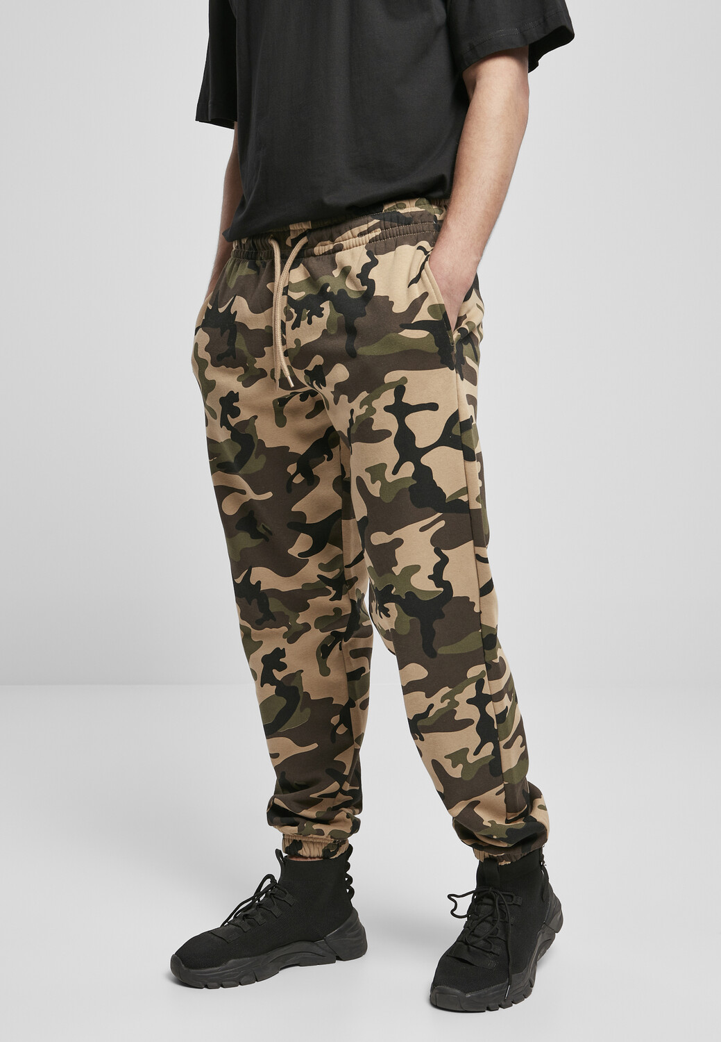 

Спортивные брюки Urban Classics, цвет woodcamo